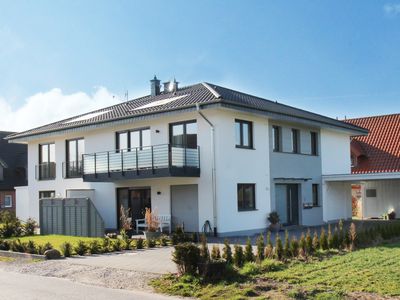 Dreifamilienhaus in Verl, Stadtvilla, Wärmedämmverbundsystem