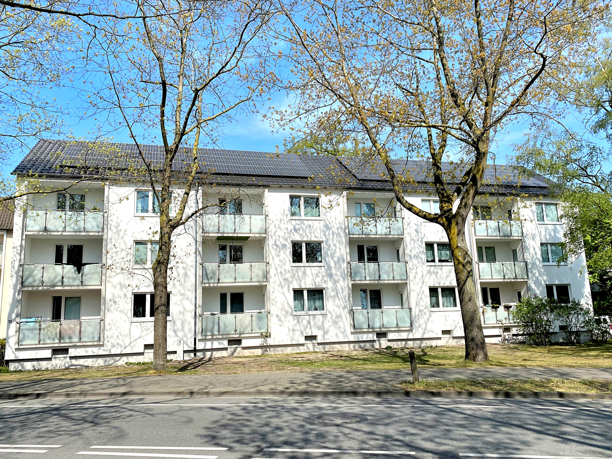 Mehrfamilienhaus-Altbau fertig saniert